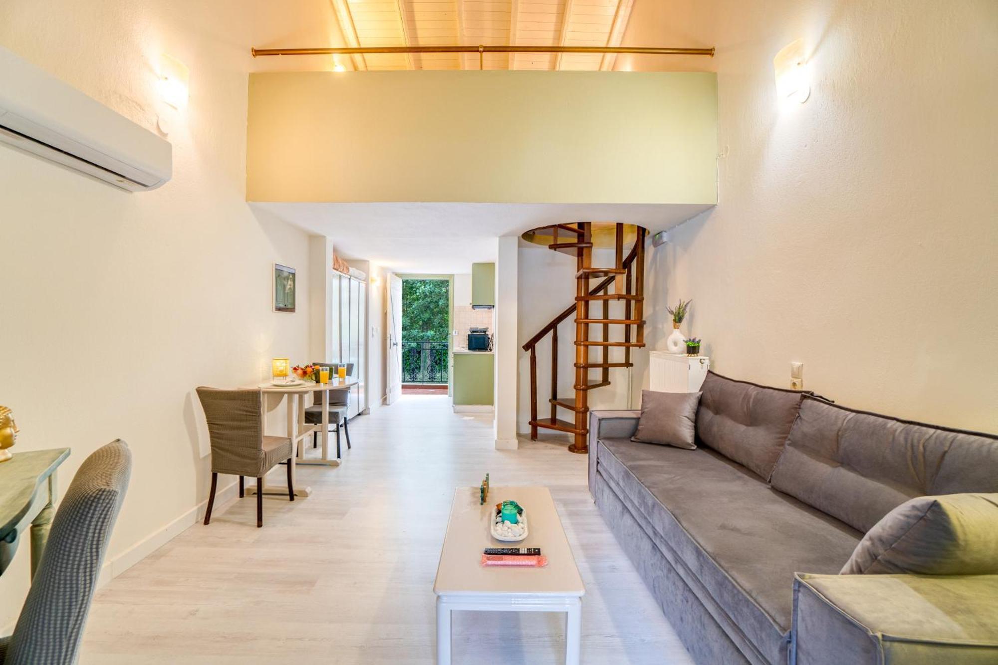 Corfu Club Maisonette 2 *